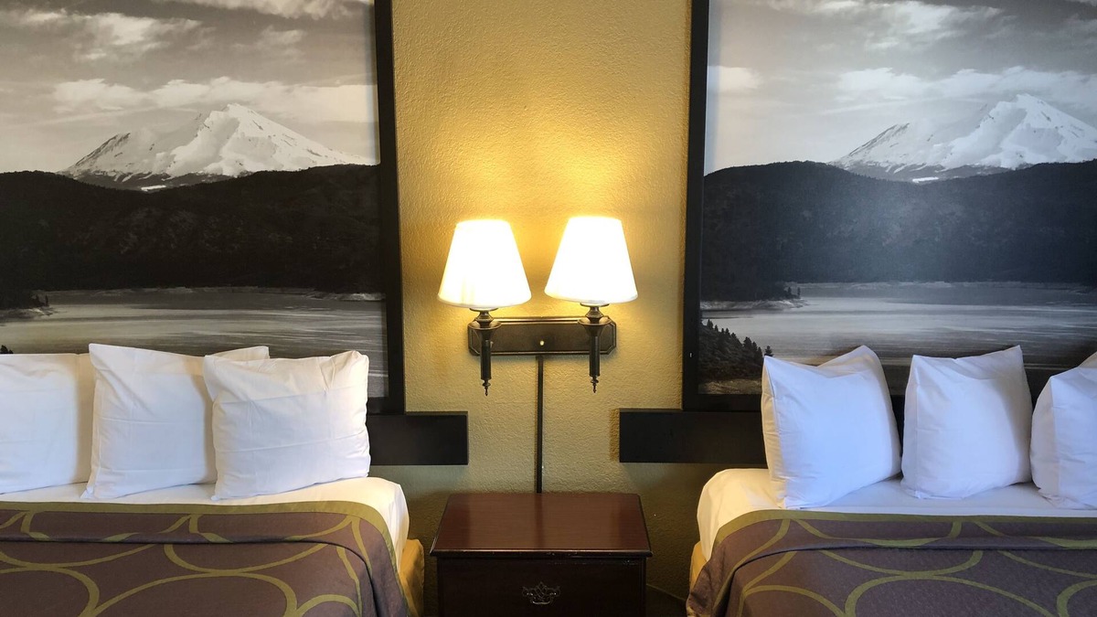 Corning Hotel | Super 8 by Wyndham Corning