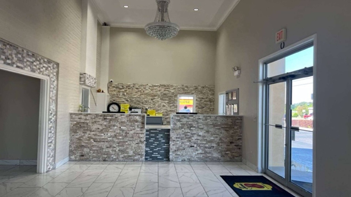 Covington Hotel | Super 8 by Wyndham Covington