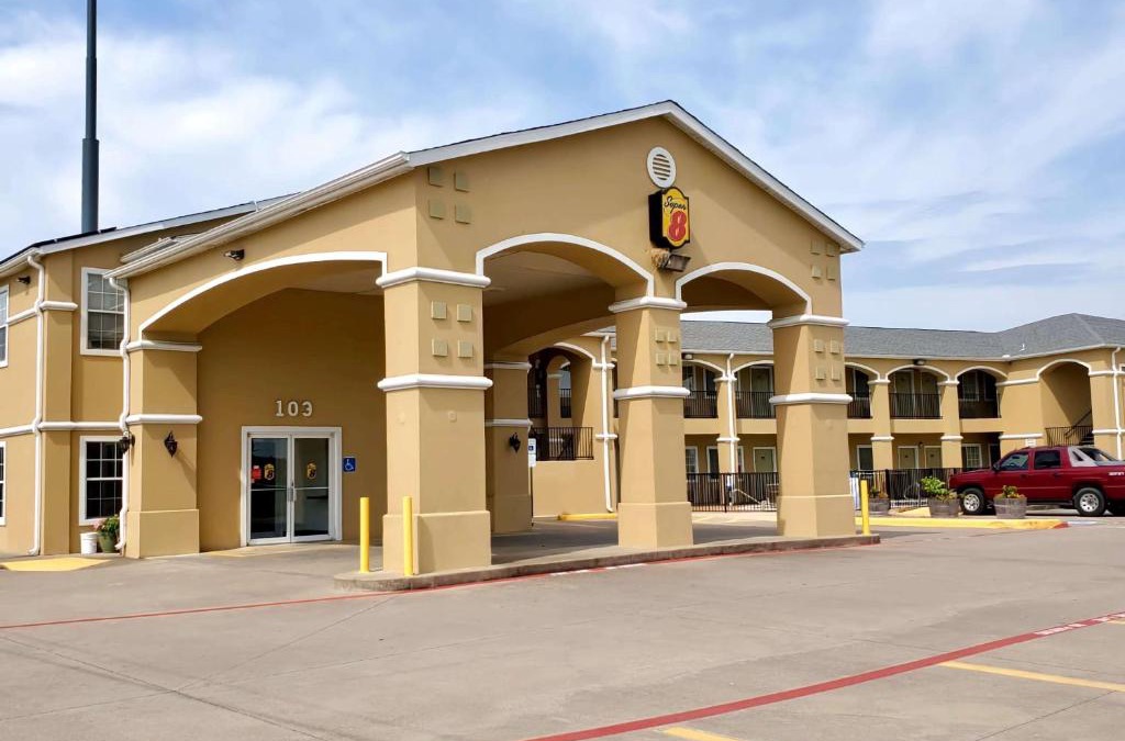 Forney Hotel | Super 8 by Wyndham Forney/East Dallas