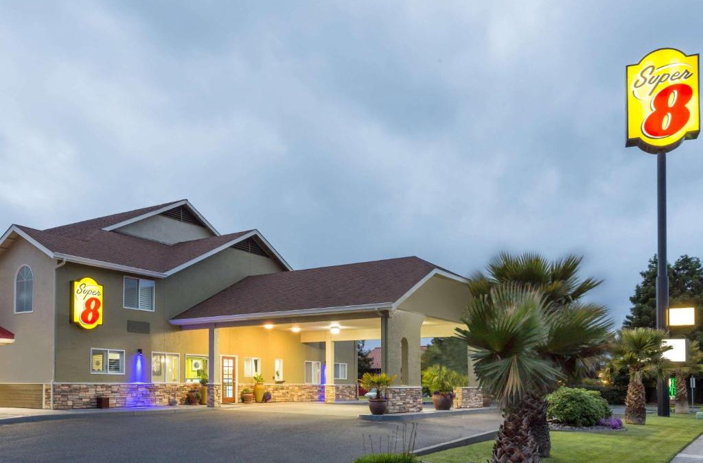 Fortuna Hotel | Super 8 by Wyndham Fortuna