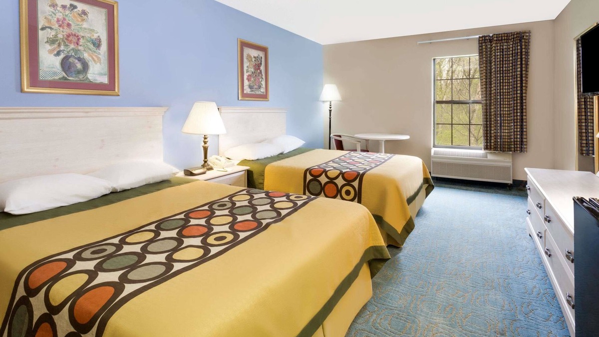 Freeport Hotel | Super 8 by Wyndham Freeport