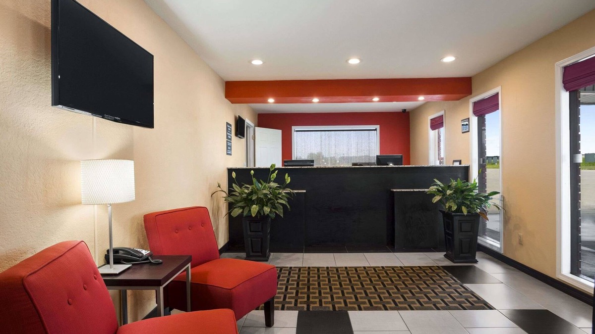 Henryetta Hotel | Super 8 by Wyndham Henryetta