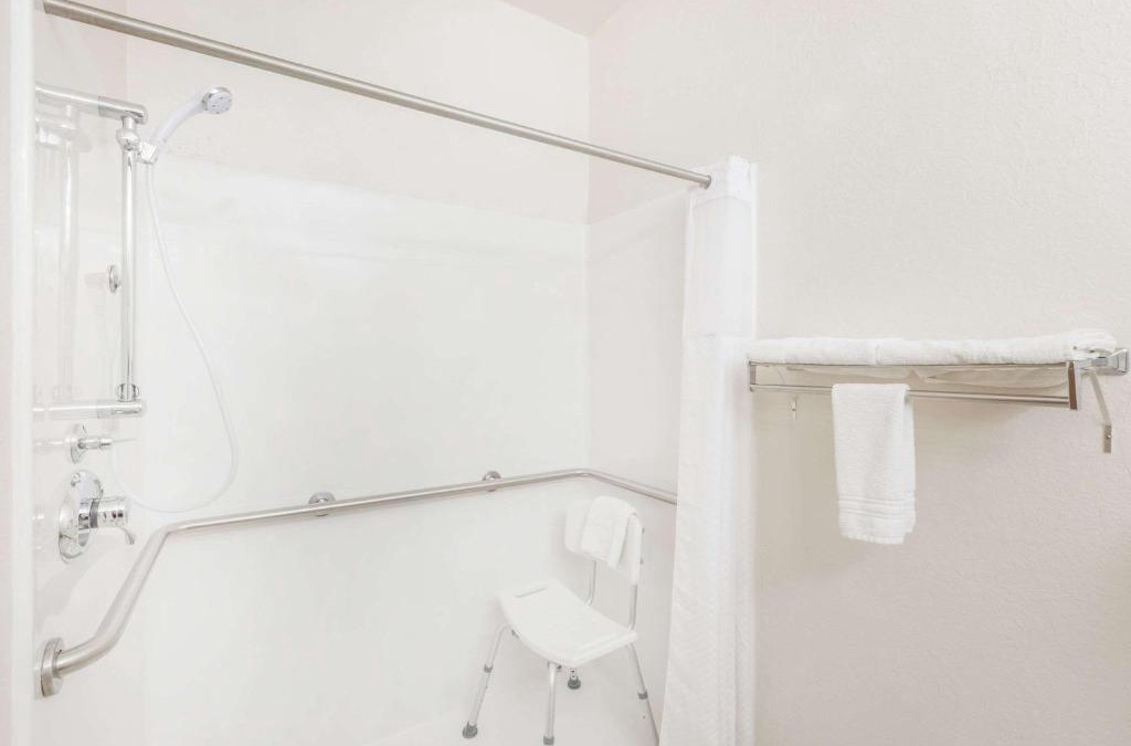 Holton Hotel | Super 8 by Wyndham Holton