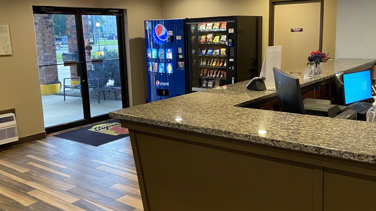 Independence Hotel | Super 8 by Wyndham Independence KS