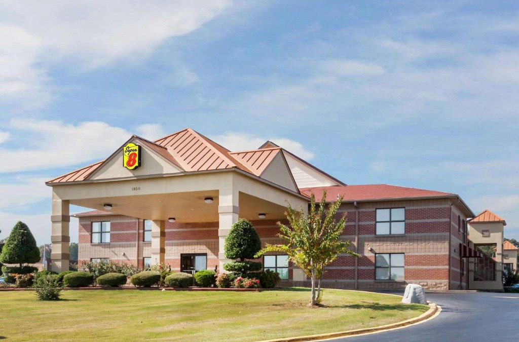 Jacksonville Hotel | Super 8 by Wyndham Jacksonville AR