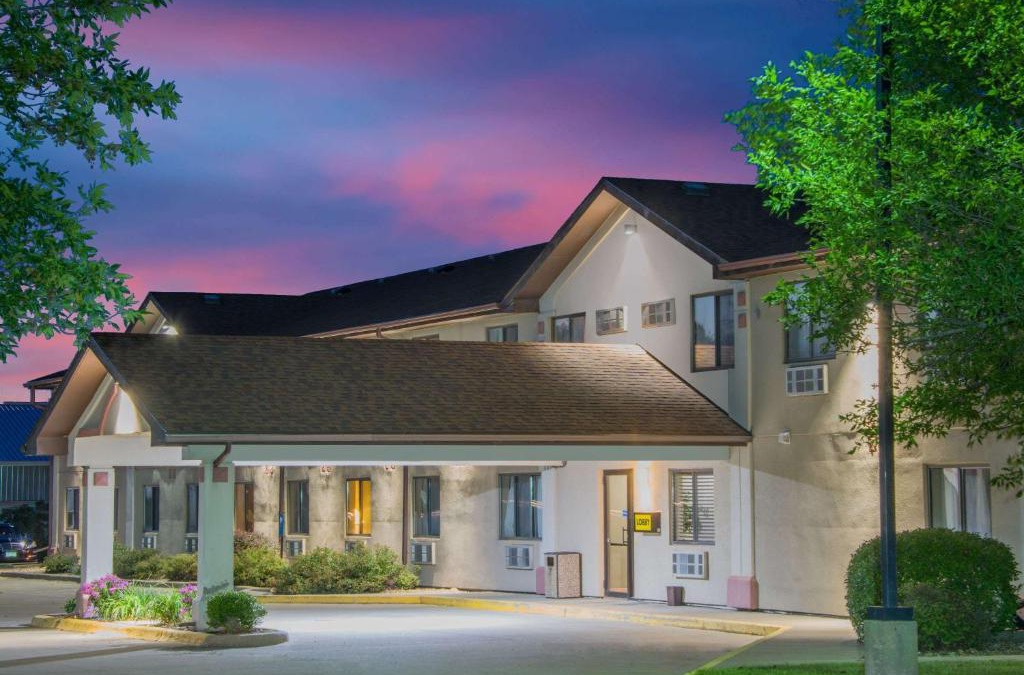 Knoxville Hotel | Super 8 by Wyndham Knoxville