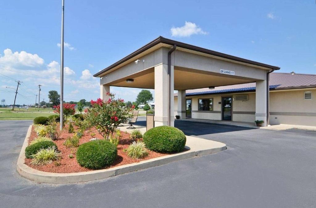 McGehee Hotel | Super 8 by Wyndham McGehee