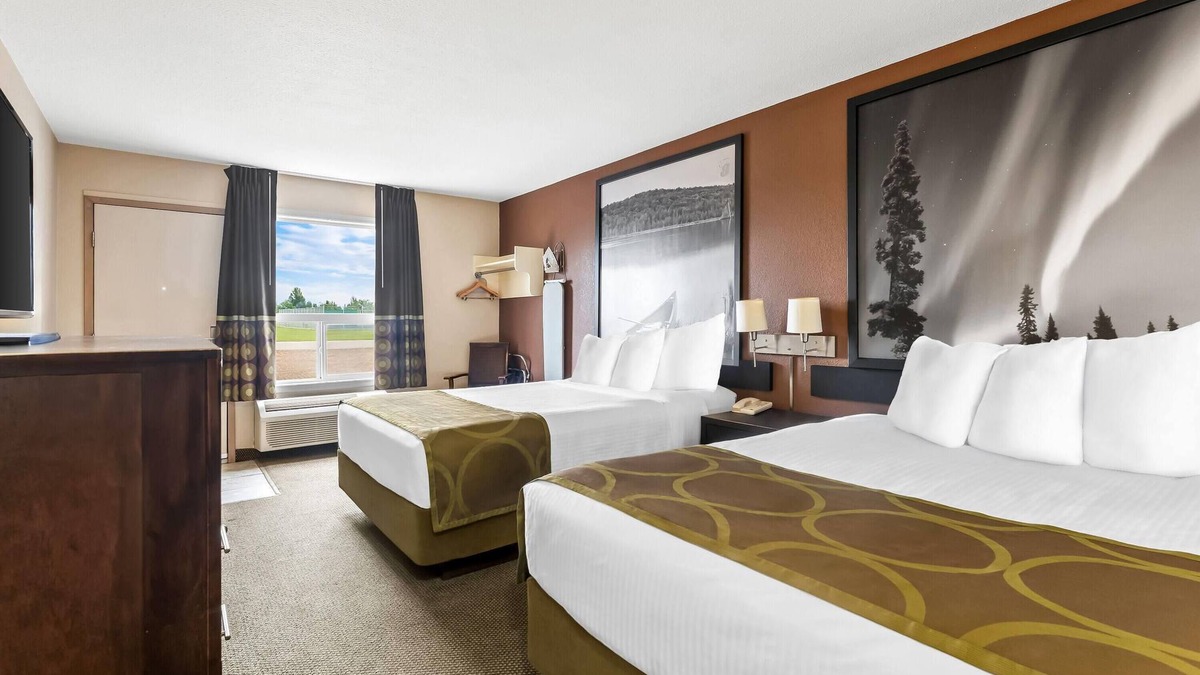 Meadow Lake Hotel | Super 8 by Wyndham Meadow Lake