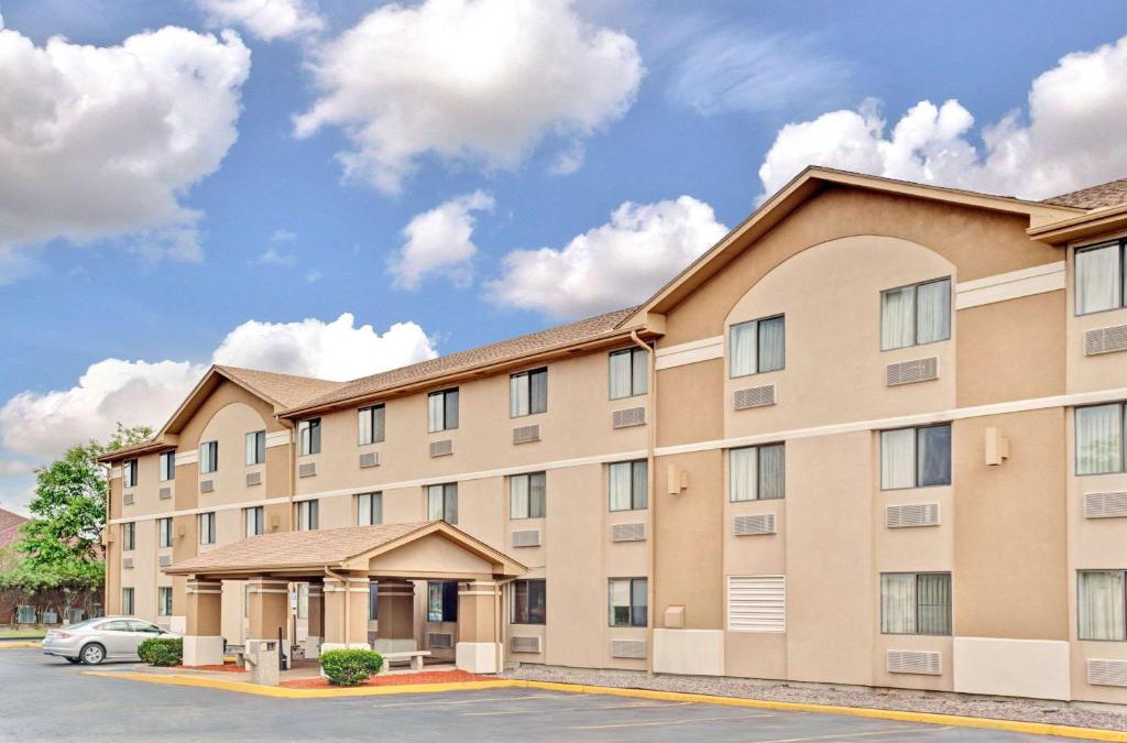 Mokena Hotel | Super 8 by Wyndham Mokena/Frankfort/I-80