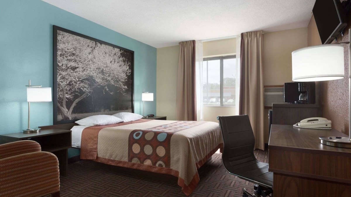 Mount Vernon Hotel | Super 8 by Wyndham Mt. Vernon IL