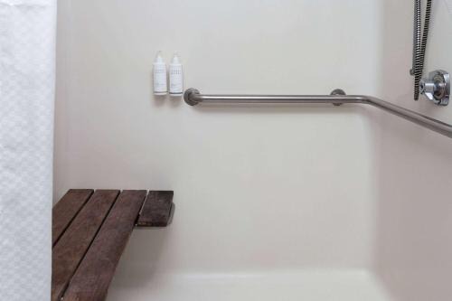 Olney Hotel | Super 8 by Wyndham Olney
