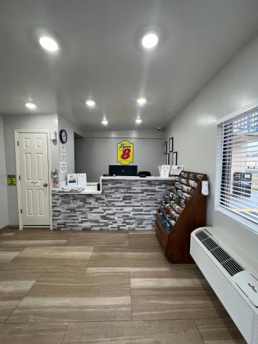Paducah Hotel | Super 8 by Wyndham Paducah I-24 Exit 4