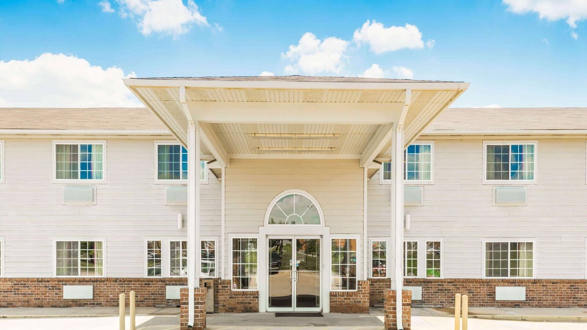Platte City Hotel | Super 8 by Wyndham Platte City Kansas City Area Airport