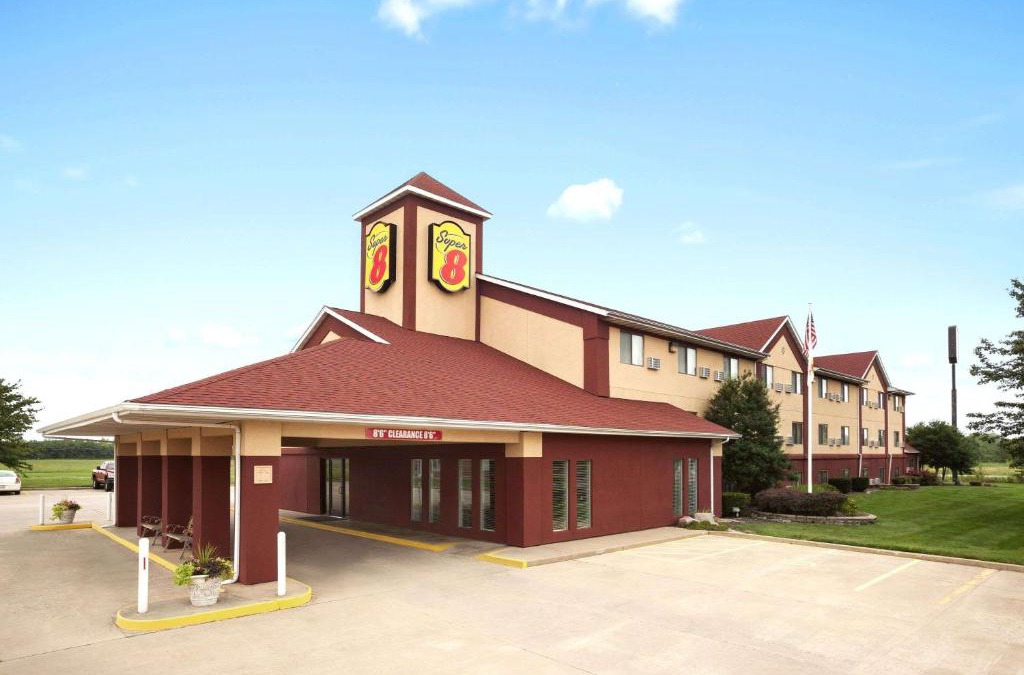 Salem Hotel | Super 8 by Wyndham Salem
