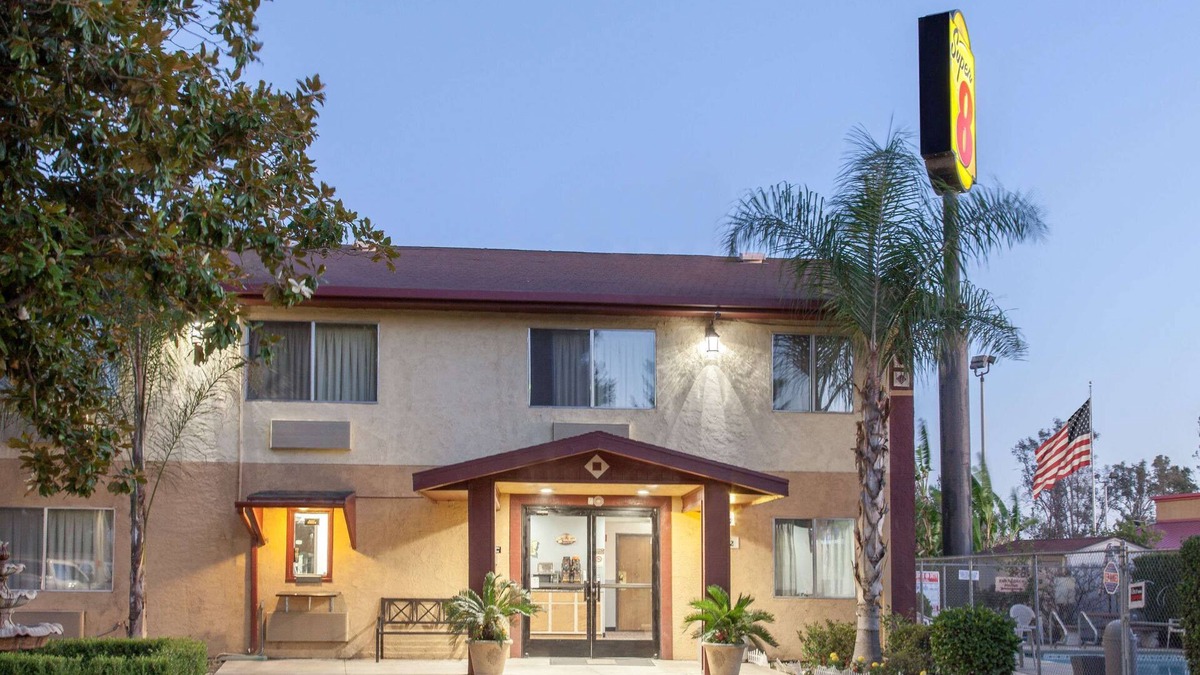 Selma Hotel | Super 8 by Wyndham Selma/Fresno Area