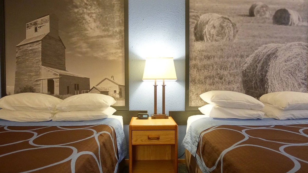 Swift Current Hotel | Super 8 by Wyndham Swift Current