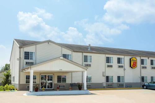 Sweet Springs Hotel | Super 8 by Wyndham Sweet Springs
