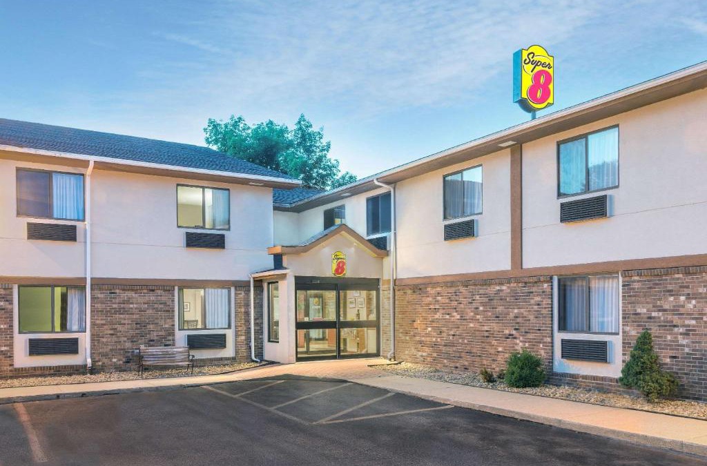 Tilton Hotel | Super 8 by Wyndham Tilton/Lake Winnipesaukee