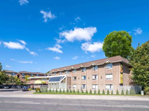 Scarborough Hotel | Super 8 by Wyndham Toronto East ON