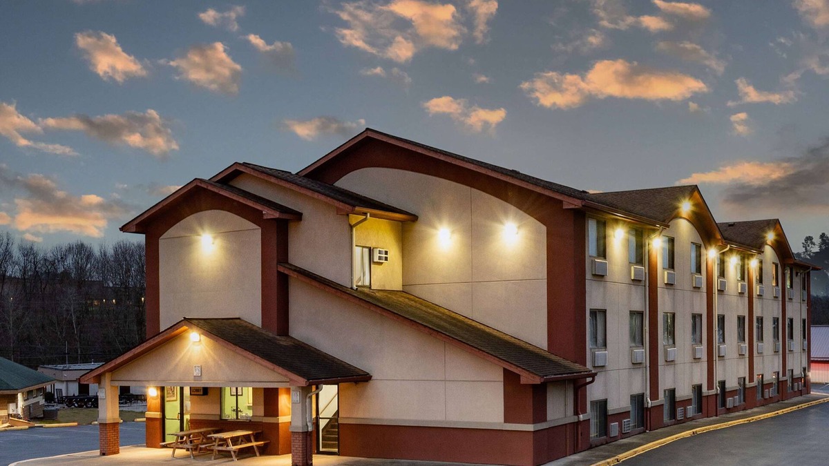 Waynesburg Hotel | Super 8 by Wyndham Waynesburg