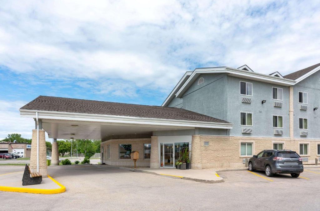 Winnipeg Hotel | Super 8 by Wyndham Winnipeg West