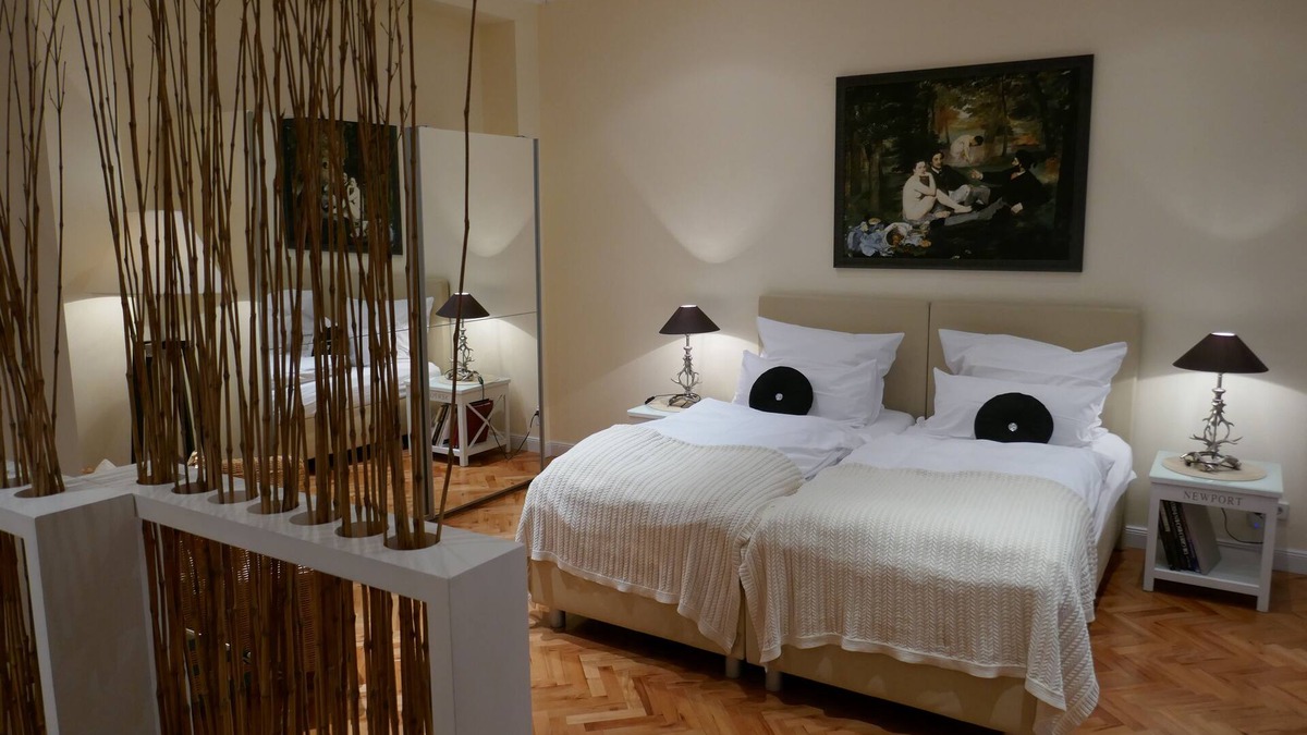 Moabit Apartment | Super * * * * apartment at the main station with terrace, internet, washing machine