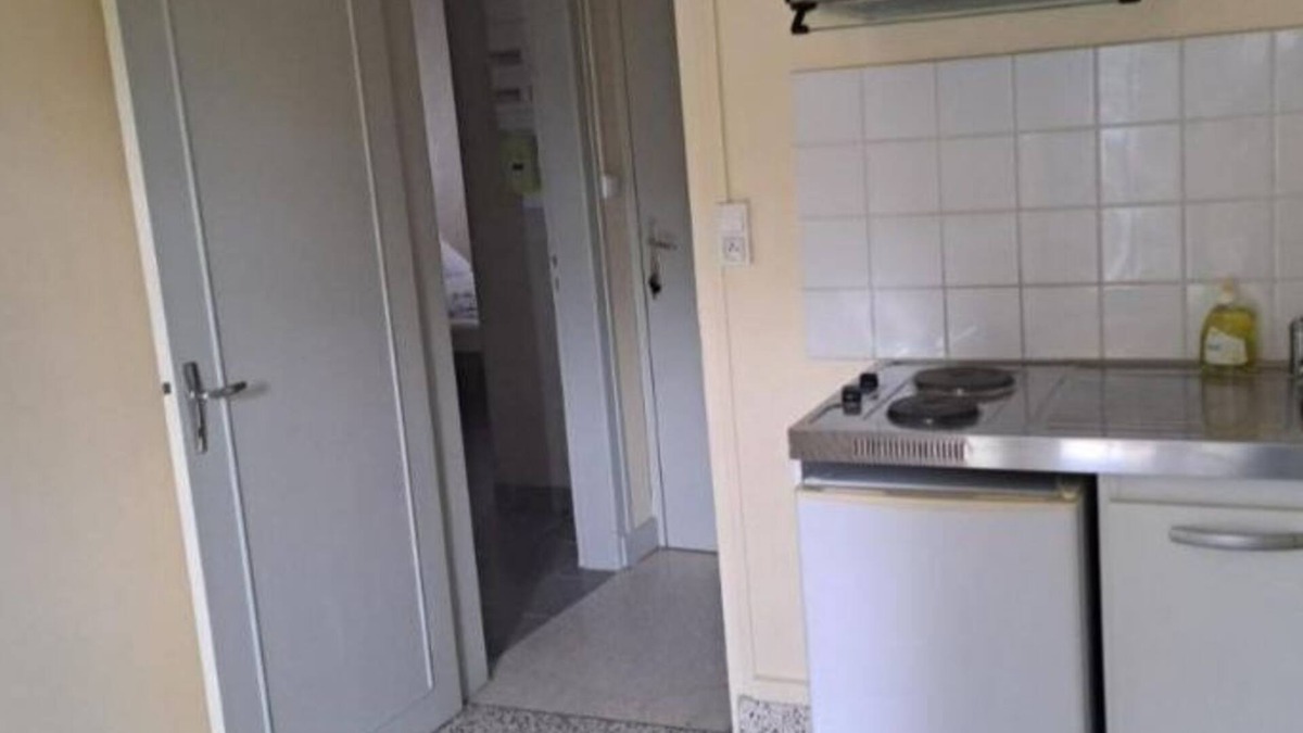 La Souterraine Bed & Breakfast | Super Appartement Meublé Avec Cours Intérieur, en Plein Centre Ville