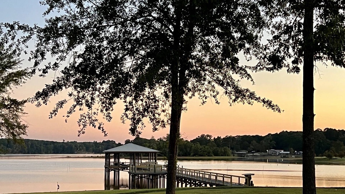 Negreet House | Super clean Waterfront home with private boat launch and fishing pier on site.