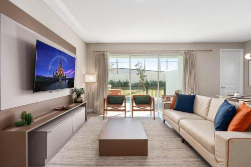 Bay Lake House | SUPER CLOSE -DISNEY's PARKs THEME ROOMs & POOL