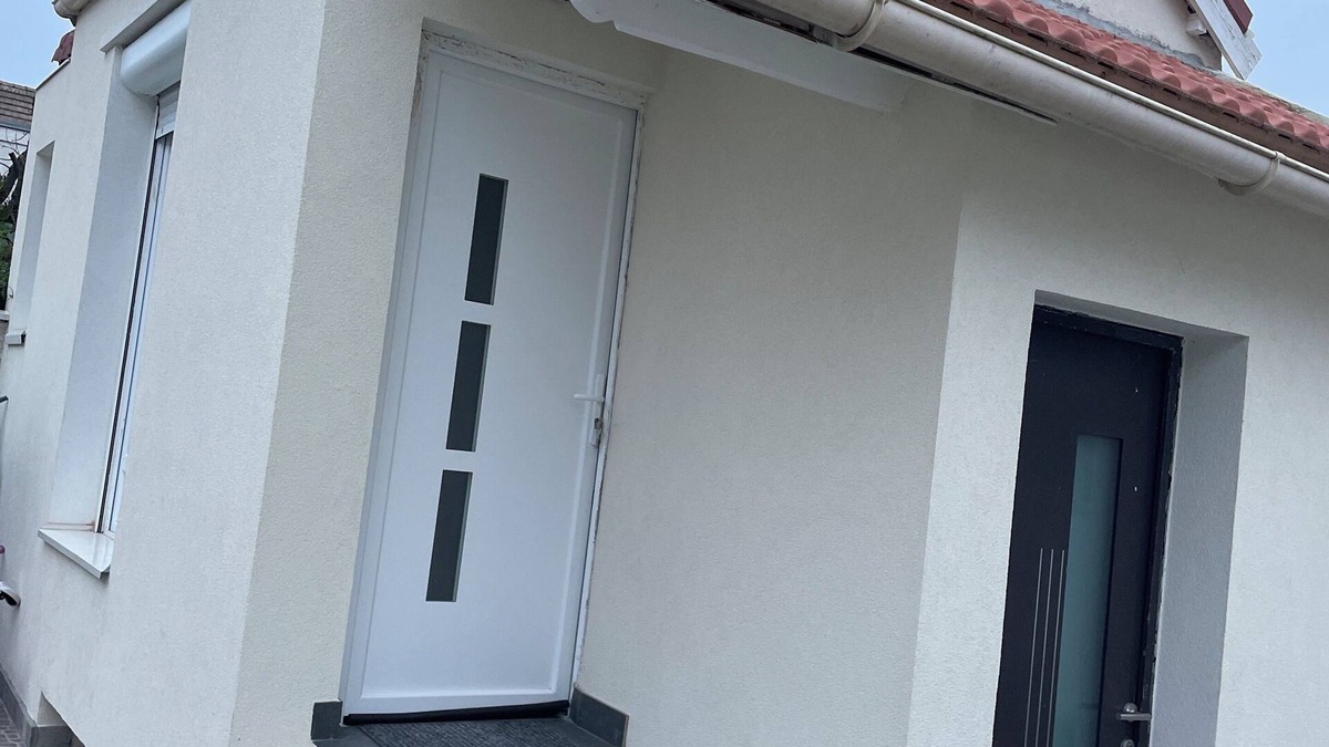 Plateau — Pyramide Bed & Breakfast | Super cottage 10 minutes from Orly airport and 20 minutes from Paris, well equipped.