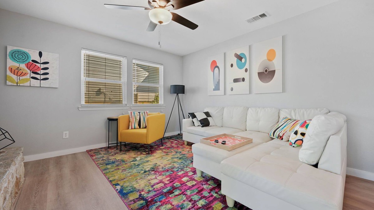 Chisholm Valley South House | Super Cute 3/2 House with Yard - Great Location