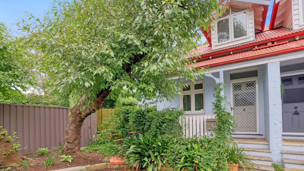 McMahons Point Cottage | Super Cute Cottage in Sydney Harbour Suburb