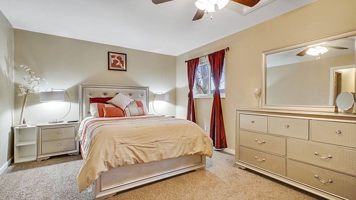 Madison Heights House | Super Cute & Nice Home of Yours in Madison Hts, MI