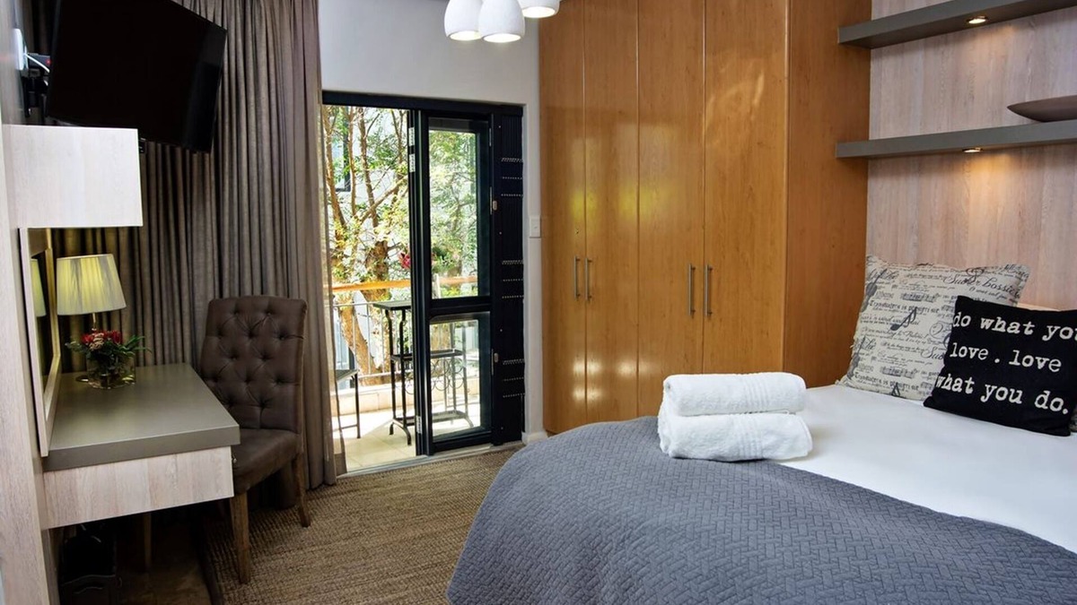 Stellenbosch Central Apartment | Super Cute Apartment in most loved Church Street - walk to restaurants