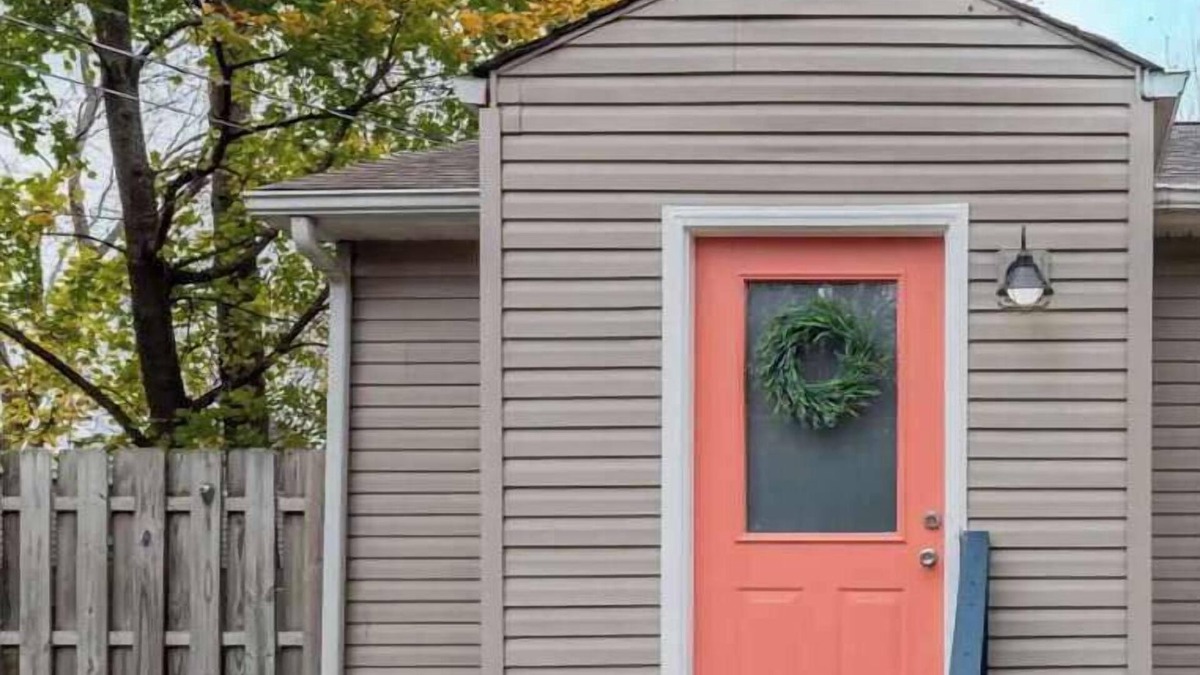 Madison-on-the-Lake House | Super Hosts: Grove Cottage - close to beach, wineries & Spire!