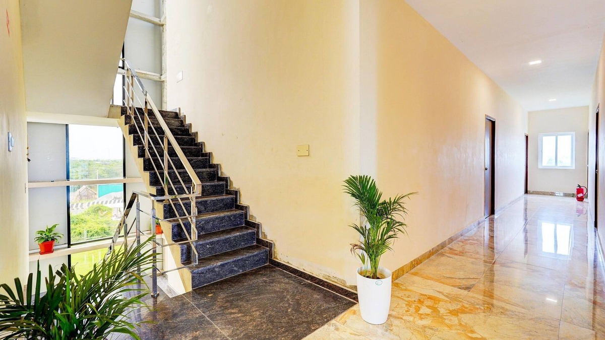 Sriperumbudur House | Super Hotel O Radha Residency