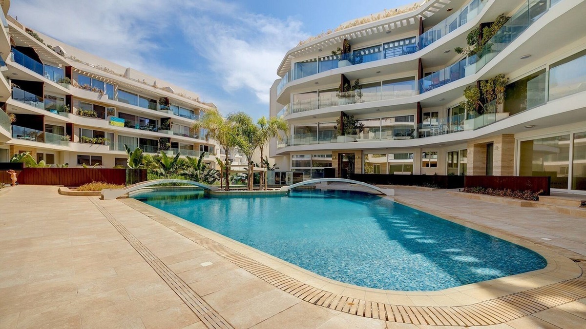 Tal-Ghoqod Apartment | Super Luxury Penthouse with Hot Tub and Pool