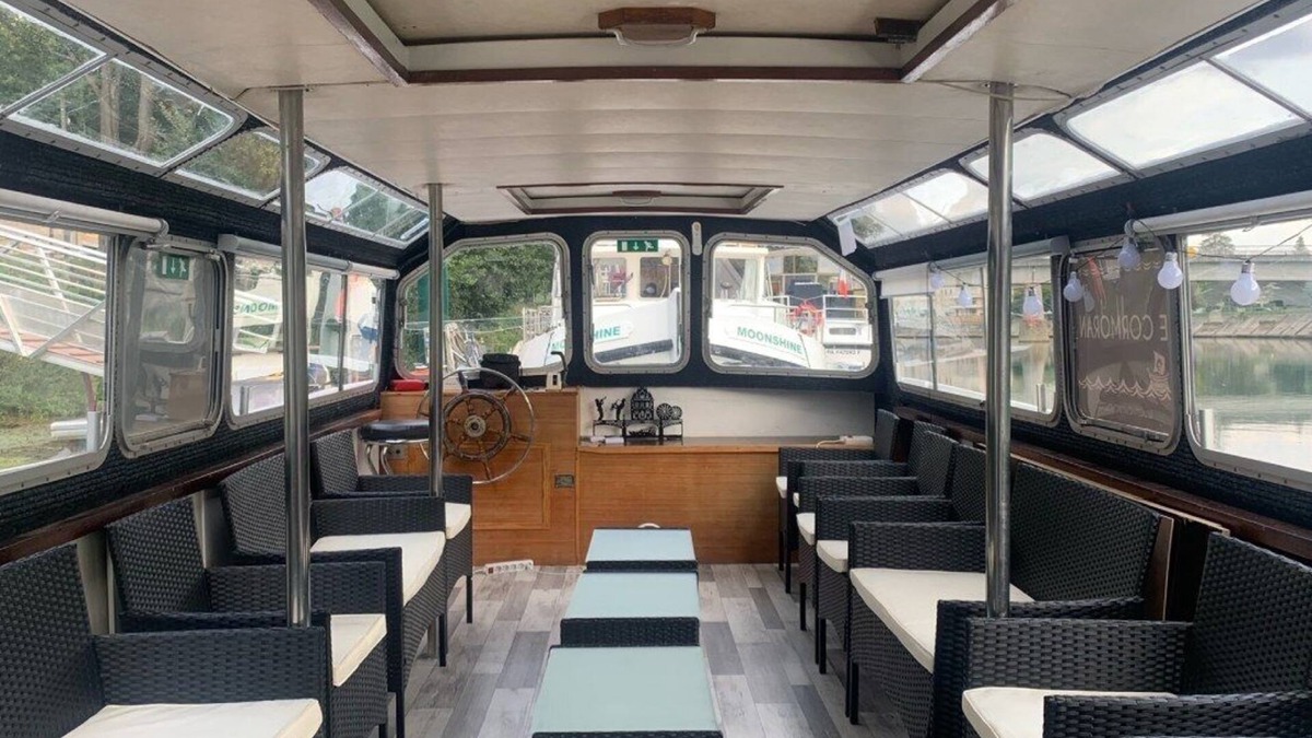 La Ferte-sous-Jouarre Boat Rental | Super Mini-salle Pour vos Fêtes, sur L'eau !