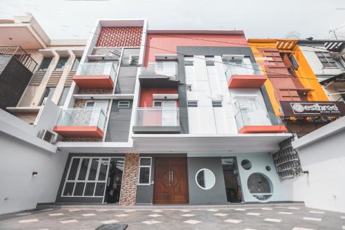 Tanjung Duren Utara Hotel | Super OYO 1487 Residence Khoe