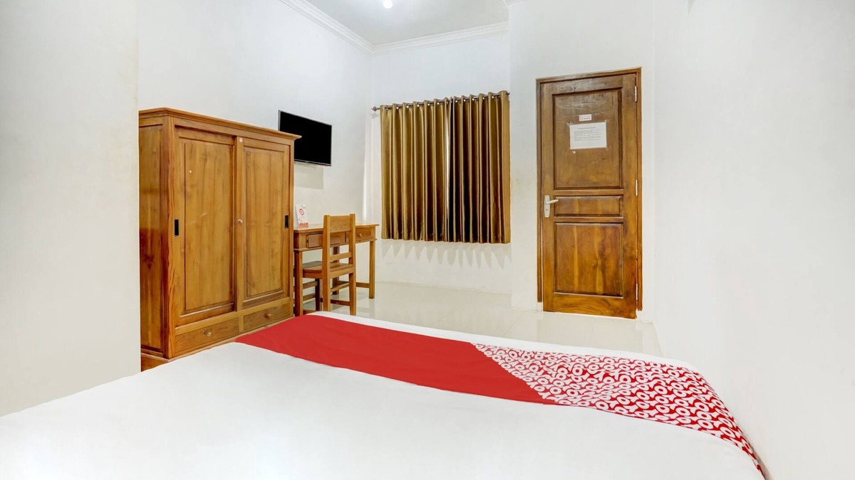 Lamongan Hotel | Super OYO 3702 Homestay Bougenville Syariah