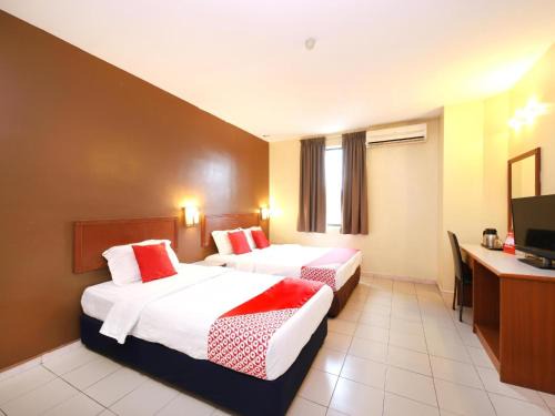 Klang Hotel | Super OYO 447 Comfort Hotel Meru