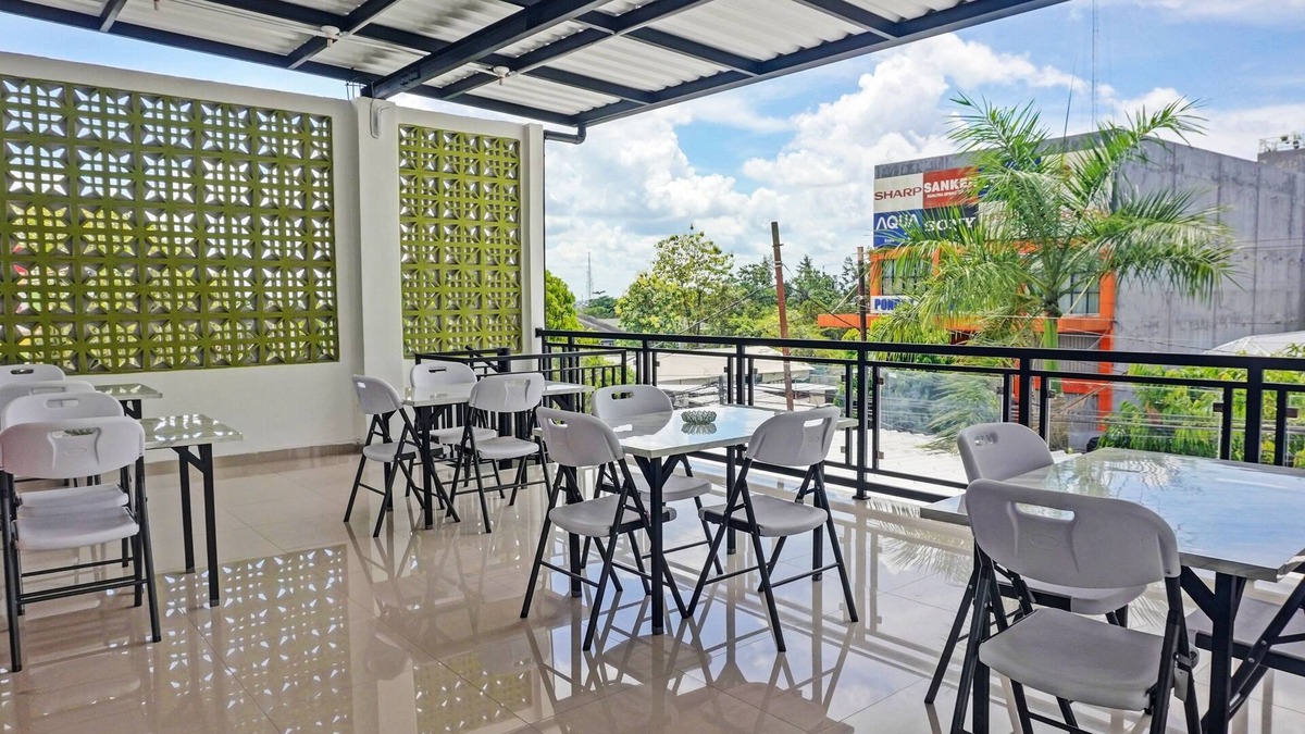 Banjarbaru Hotel | Super OYO 92518 De Luna Hotel