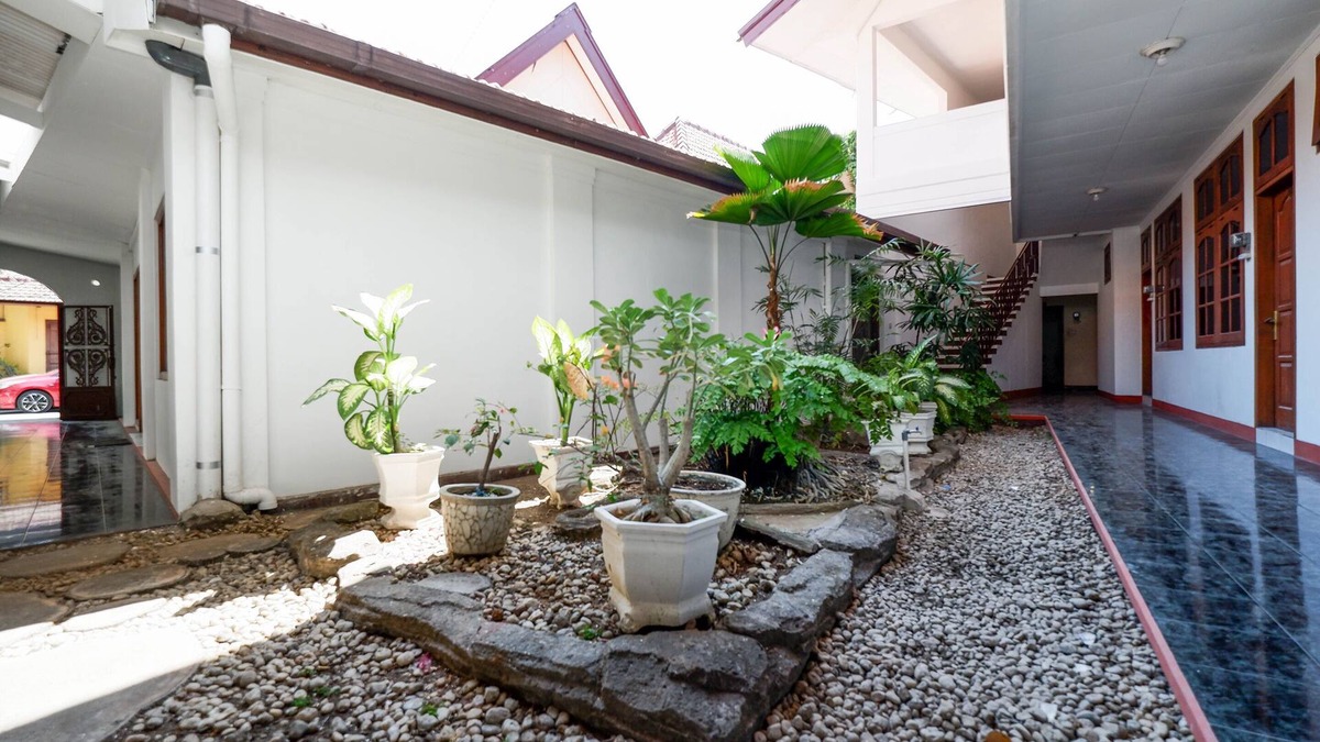 Laweyan Hotel | Super OYO Capital O 1644 Hotel Griya Kencana
