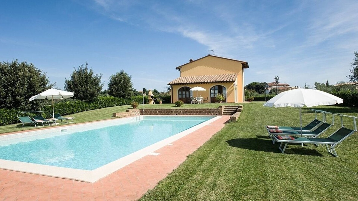Palaia Villa | Super panoramic, private pool, fast Wifi, Air cond, close to town - NO BILLS