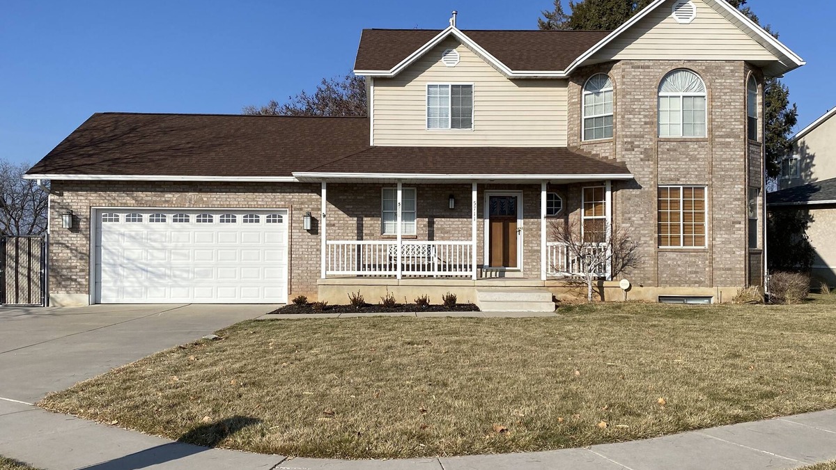 Roy House | SUPER SPACIOUS COMFY & CLEAN
