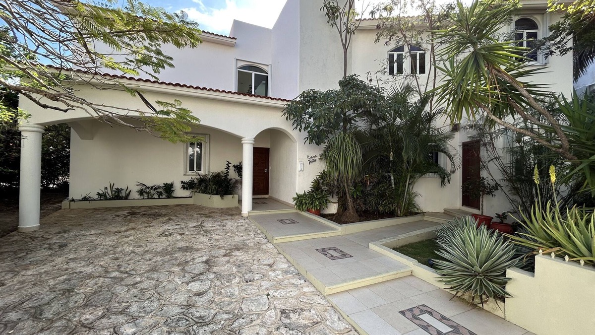 Playacar Fase I House | SUPER SPECIAL RATES! Casa Foto - Across the street from the Ocean