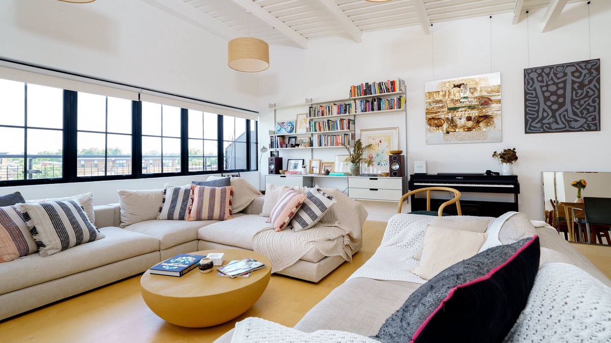 Clapton Apartment | Super-Stylish Zen Warehouse Conversion