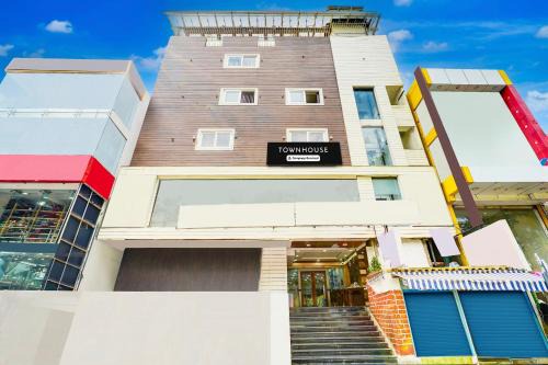 Shivaji Nagar Hotel | Super Townhouse MG Road Near Commercial Street