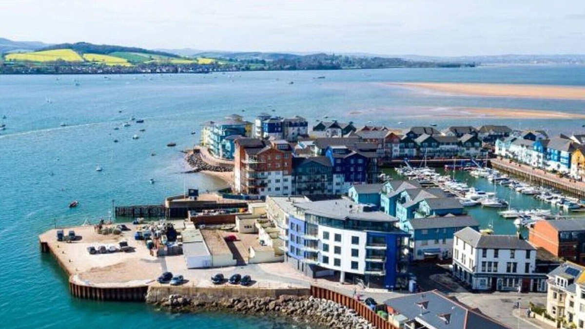 Exmouth Apartment | Super two bedroom apartment on Exmouth quay