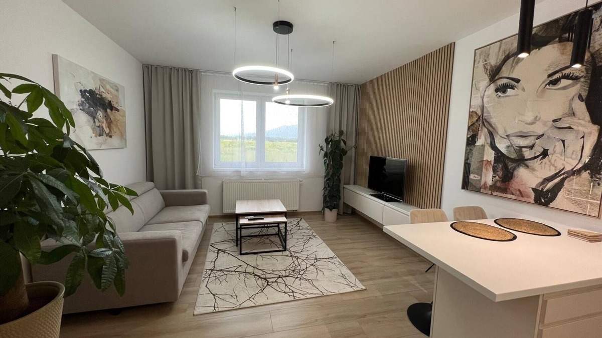 Poprad Apartment | Superb 1-bedroom apartment in Poprad with stunning mountain views